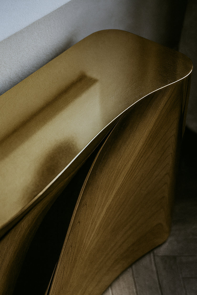 radiance.gold.console.table